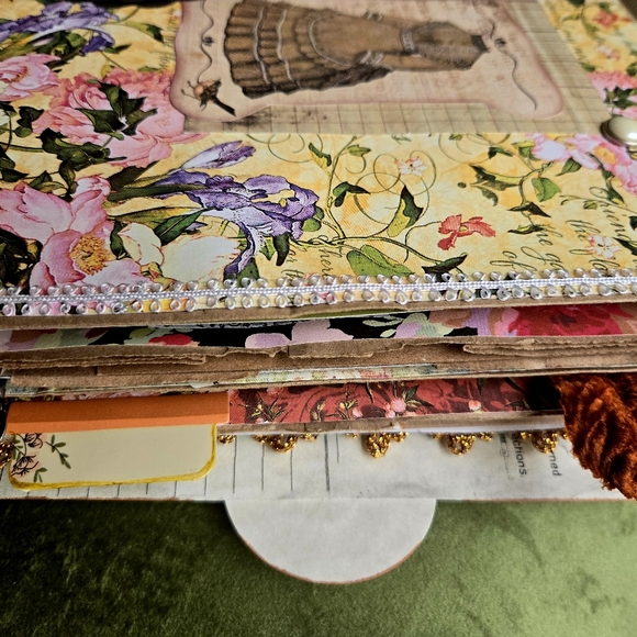 Fashion inspired OOAK album paper bag vintage Queen of the ball 👸 👑 - Picture 12 of 16